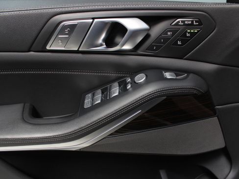 Used 2019 BMW X7 xDrive40i w/ Premium Package image 28