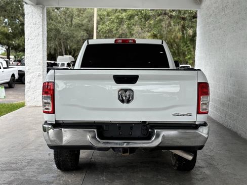 Used 2022 RAM 2500 Tradesman w/ Chrome Appearance Group AWD/4WD image 5