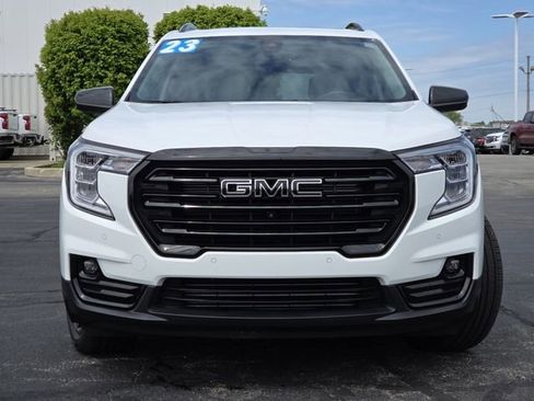 Used 2023 GMC Terrain SLT w/ Tech Package FWD image 18