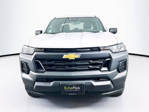 Used 2023 Chevrolet Colorado W/T RWD image 2