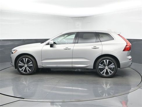 Used 2023 Volvo XC60 B5 Plus w/ Protection Package image 5