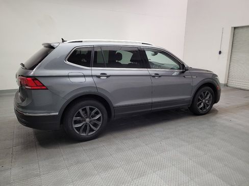 Used 2023 Volkswagen Tiguan SE w/ Panoramic Sunroof Package FWD image 10