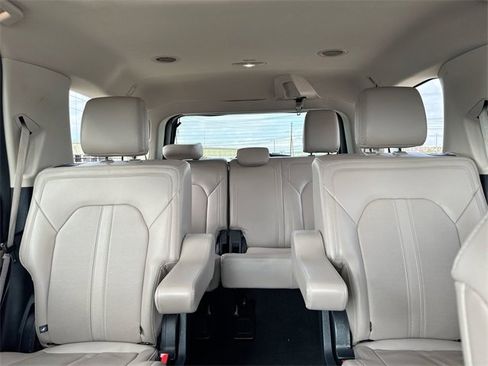 Certified 2024 Ford Expedition Limited image 30
