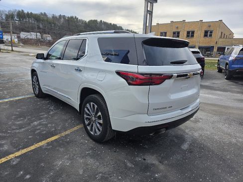 Used 2023 Chevrolet Traverse Premier image 6