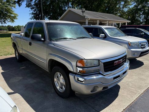Used 2005 GMC Sierra 1500 SLE w/ Light Duty Power Package AWD/4WD image 5