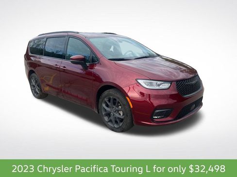 Used 2023 Chrysler Pacifica Touring-L w/ S Appearance Package AWD/4WD image 12