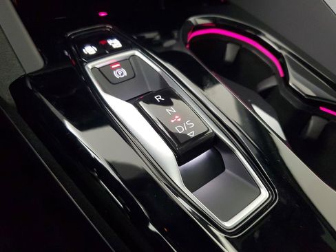 Used 2025 Audi SQ5 Premium Plus w/ Premium Plus Package image 31