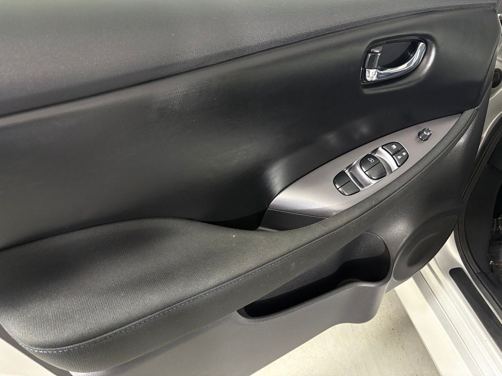 Used 2025 Nissan Leaf S FWD image 14
