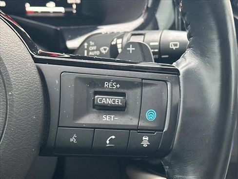 Used 2022 Nissan Pathfinder Platinum w/ Cargo Package FWD image 28