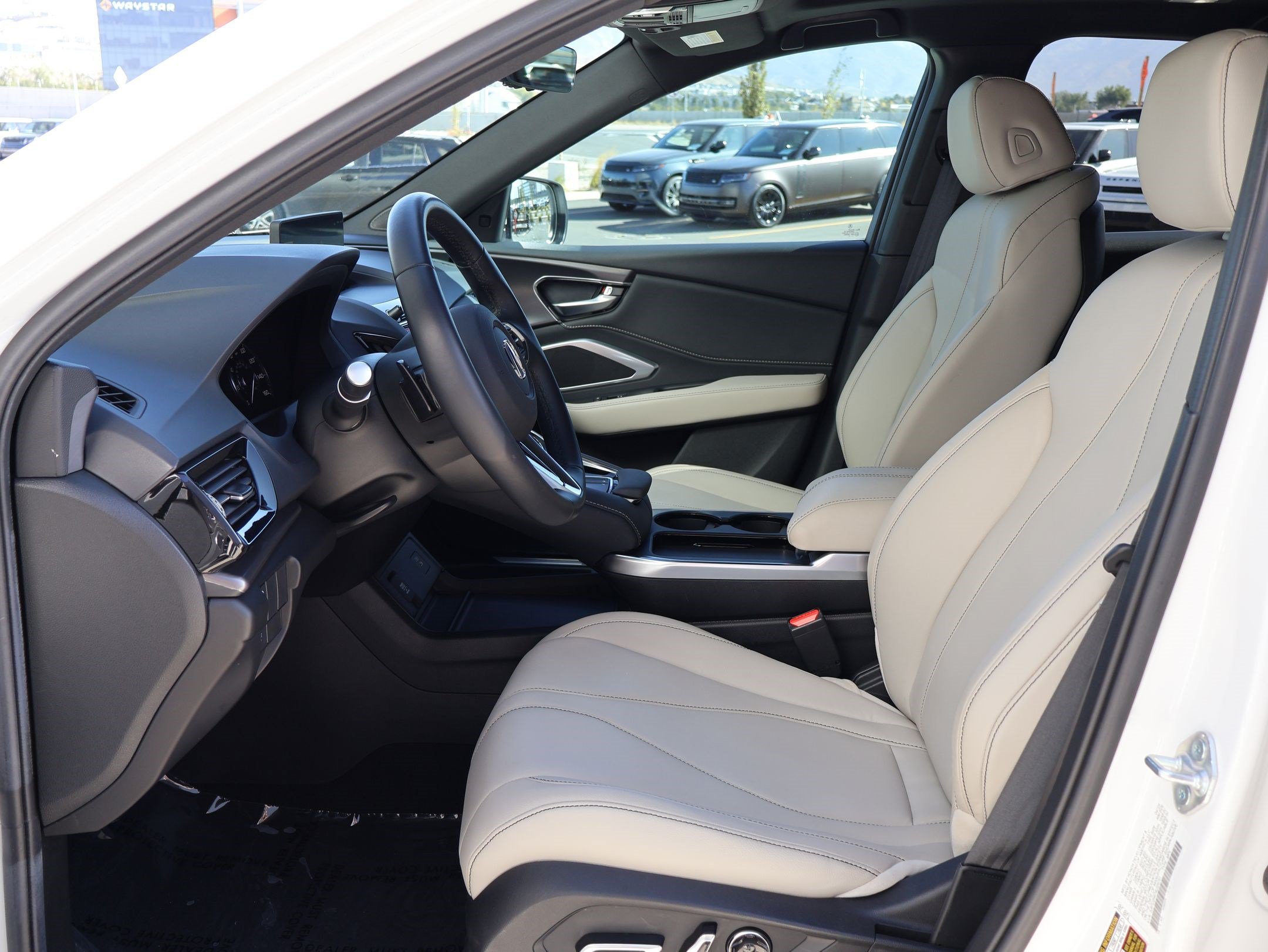 Used 2025 Acura RDX SH-AWD image 16