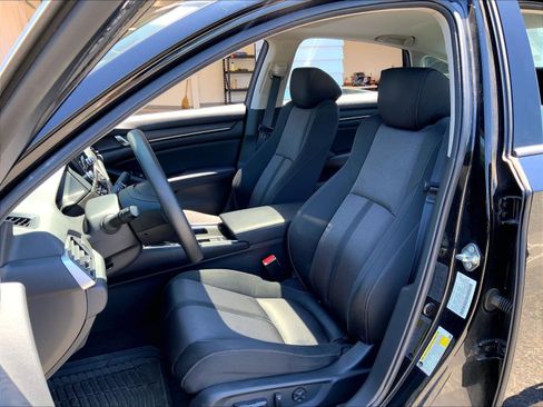 Used 2020 Honda Accord EX image 17