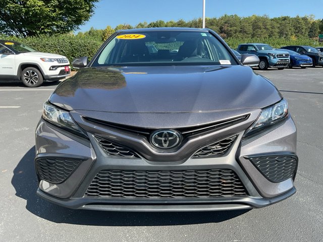 Used 2024 Toyota Camry SE FWD image 4