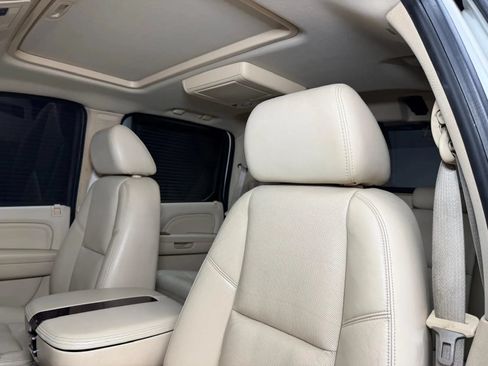 Used 2008 Cadillac Escalade EXT AWD/4WD image 28