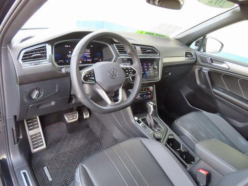 Used 2024 Volkswagen Tiguan SE R-Line image 20