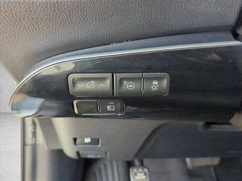 Used 2020 Toyota Prius LE w/ Protection Package #2 FWD image 11