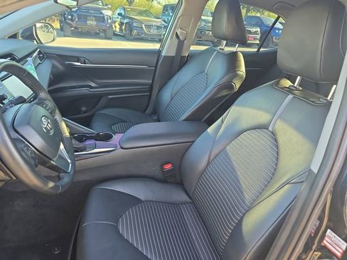 Used 2020 Toyota Camry SE image 14