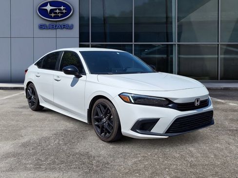 Used 2022 Honda Civic Sport image 2