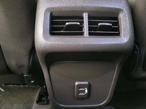 Used 2024 GMC Terrain SLE image 23