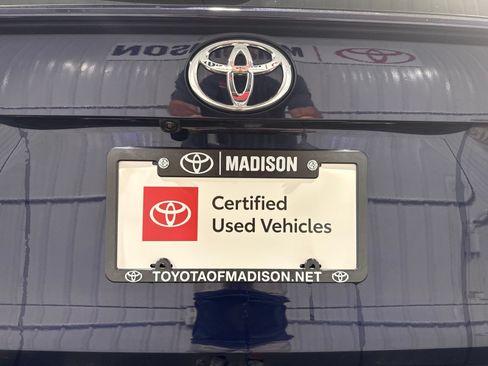 Used 2021 Toyota RAV4 XLE Premium AWD/4WD image 48