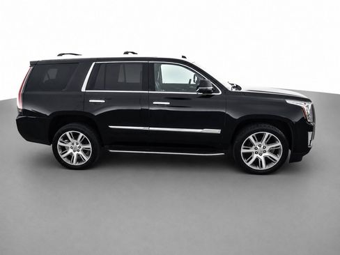Used 2016 Cadillac Escalade Luxury AWD/4WD image 4