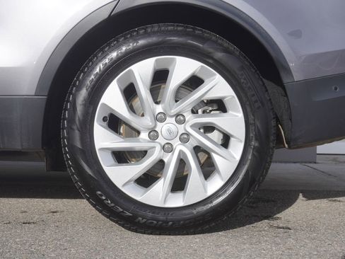 Used 2025 Land Rover Discovery S image 33