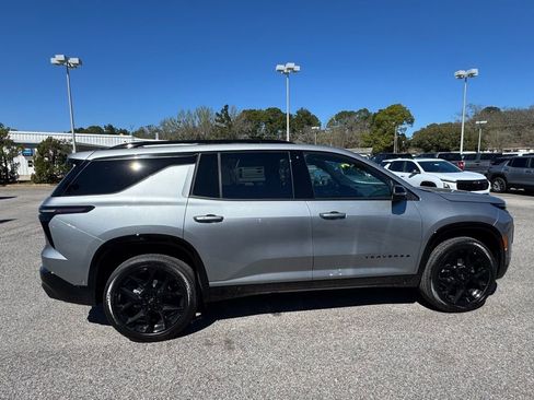 New 2026 Chevrolet Traverse RS w/ LPO, Floor Liner Package image 6