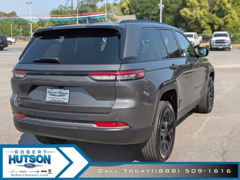 New 2026 Jeep Grand Cherokee Altitude RWD image 6