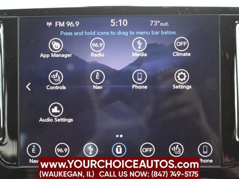 Used 2018 Chrysler Pacifica Touring-L image 26