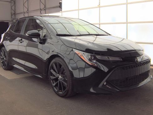 Used 2020 Toyota Corolla XSE FWD image 3