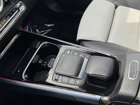 Used 2023 Mercedes-Benz GLB 250 4MATIC image 17