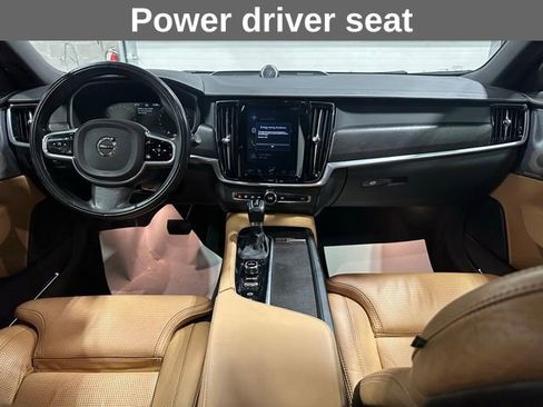 Used 2017 Volvo V90 T6 Cross Country image 18