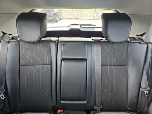 Used 2019 Chevrolet Trax LT w/ LT Convenience Package FWD image 7