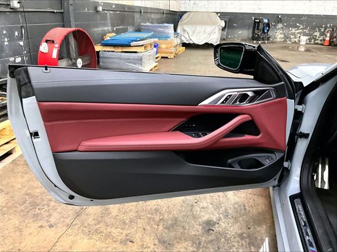 Used 2024 BMW M440i Convertible w/ Premium Package RWD image 24