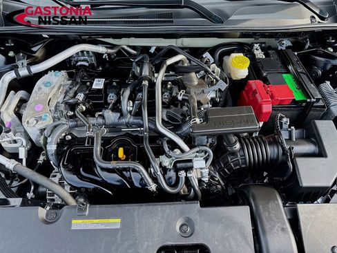 Used 2025 Nissan Sentra SR FWD image 37