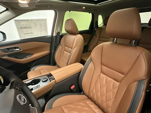 New 2026 Nissan Rogue Platinum w/ Platinum Premium Package AWD/4WD image 9