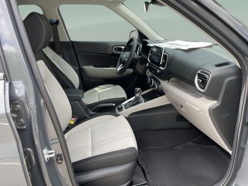 New 2026 Hyundai Venue SEL image 18