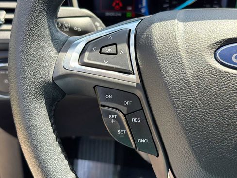 Used 2018 Ford Fusion Titanium FWD image 21