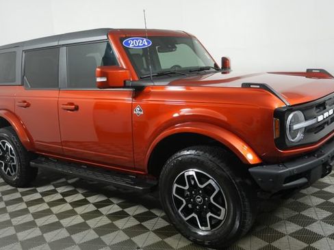Certified 2024 Ford Bronco Outer Banks AWD/4WD image 2