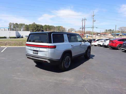 Used 2026 Rivian R1S Adventure image 11