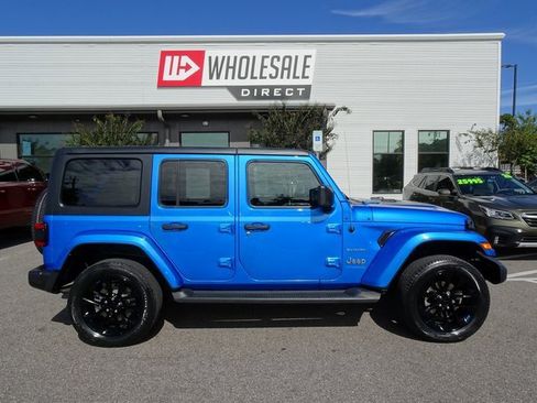 Used 2022 Jeep Wrangler Unlimited Sahara w/ Cold Weather Group image 3