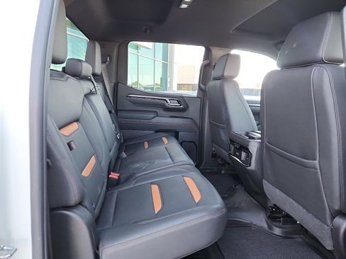 Used 2025 GMC Sierra 1500 AT4 image 14