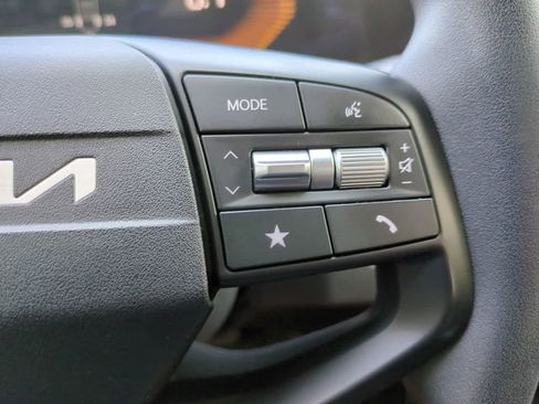 Used 2025 Kia K4 FWD image 23