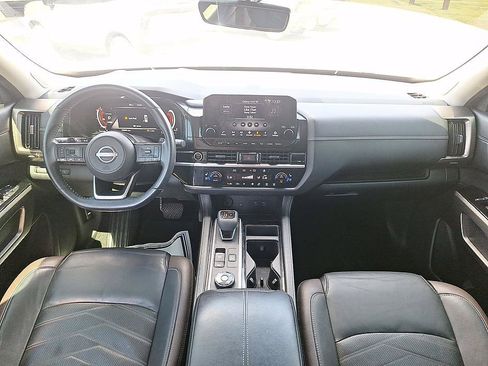 Used 2023 Nissan Pathfinder Platinum w/ Cargo Package AWD/4WD image 19