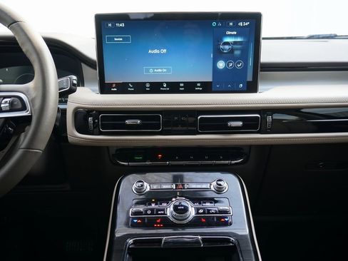 Used 2023 Lincoln Nautilus AWD w/ Premium Package image 20