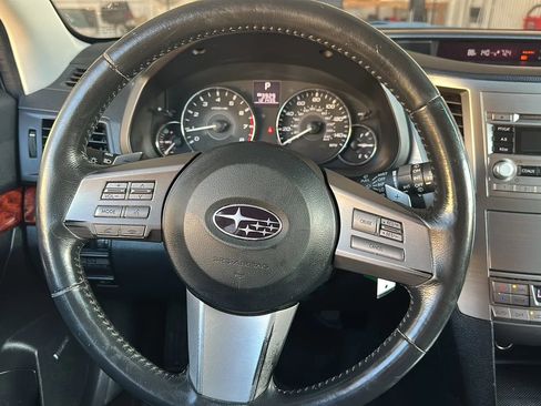 Used 2011 Subaru Outback 2.5i Limited image 22