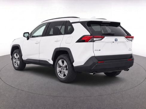 Used 2023 Toyota RAV4 LE AWD/4WD image 3