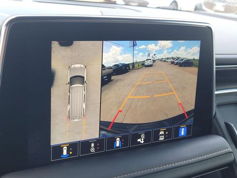 Used 2023 GMC Yukon AT4 w/ AT4 Premium Plus Package image 21