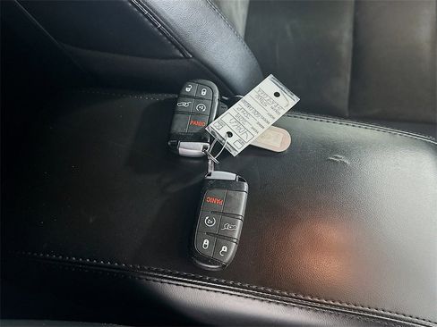 Used 2019 Jeep Grand Cherokee Altitude image 36