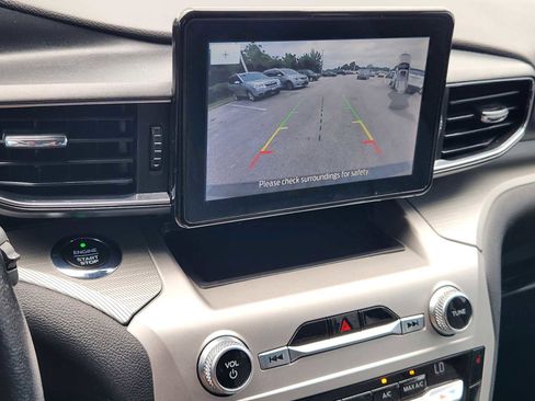 Used 2021 Ford Explorer XLT w/ Equipment Group 202A RWD image 18