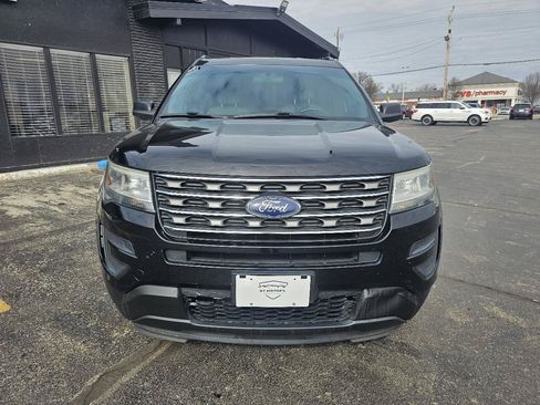 Used 2017 Ford Explorer 4WD image 2